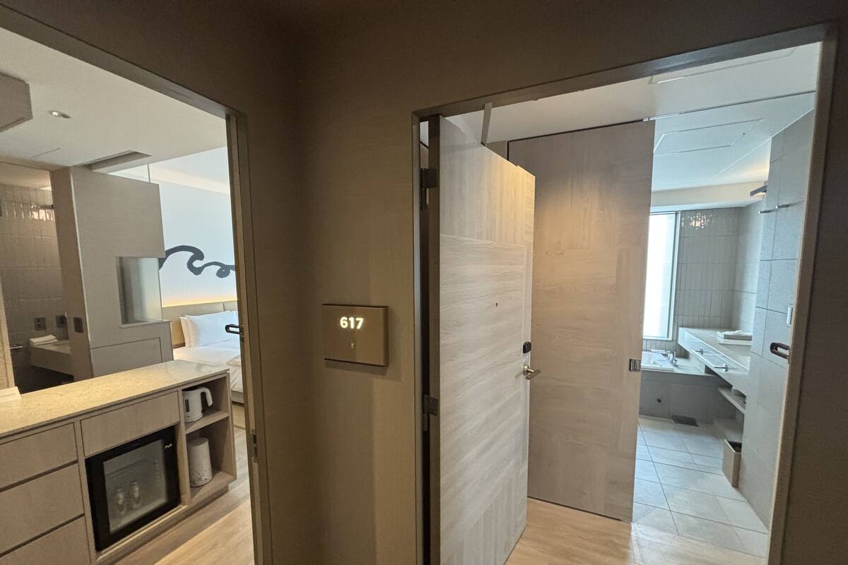 Connecting [Studio & Corner Twin], Non Smoking 57sqm | Down comforters, in-room safe, blackout drapes, soundproofing