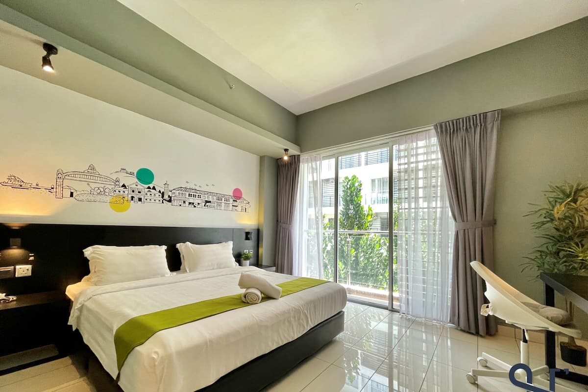 Queen Studio (AS#1) | 1 bedroom, individually decorated, individually furnished