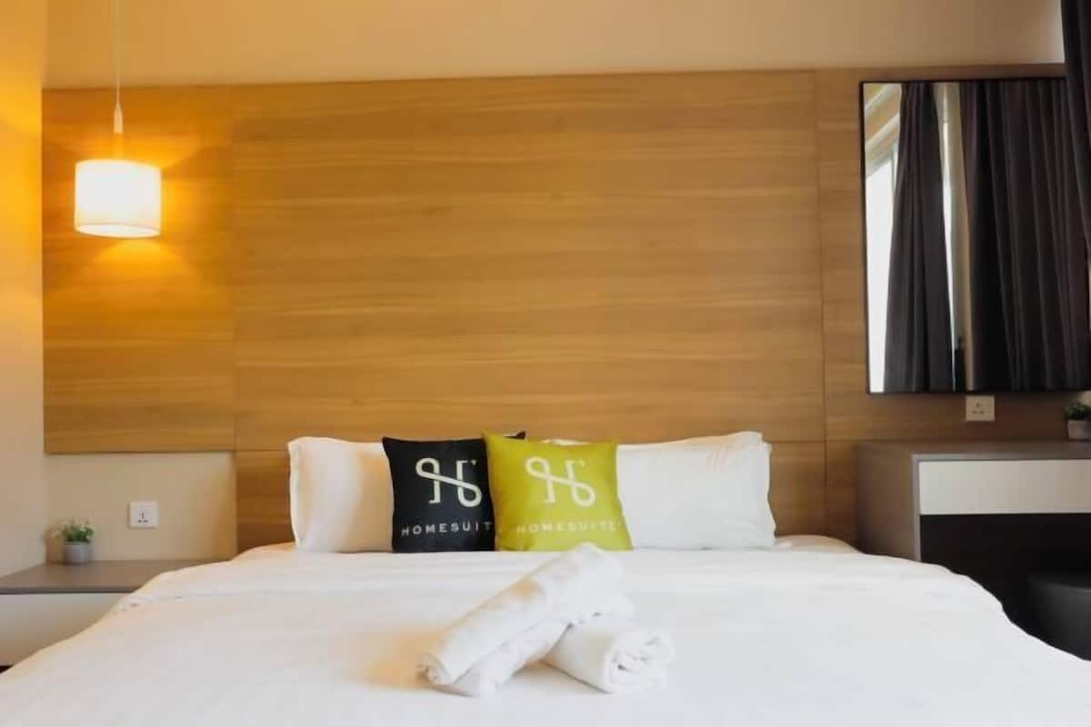 1 bedroom, individually decorated, individually furnished
