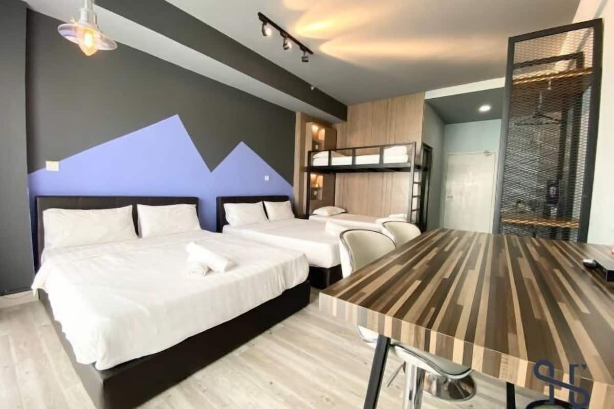 1 bedroom, individually decorated, individually furnished