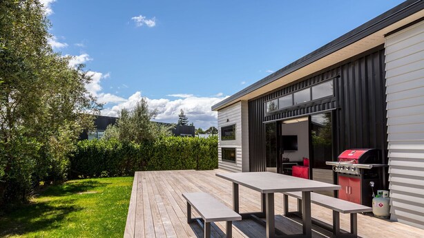 House, 4 Bedrooms, 2 Bathrooms | Terrace/patio - Burgundy Place (Martinborough)