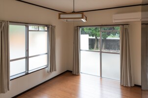 Basic Apartment | 3 bedrooms, down comforters