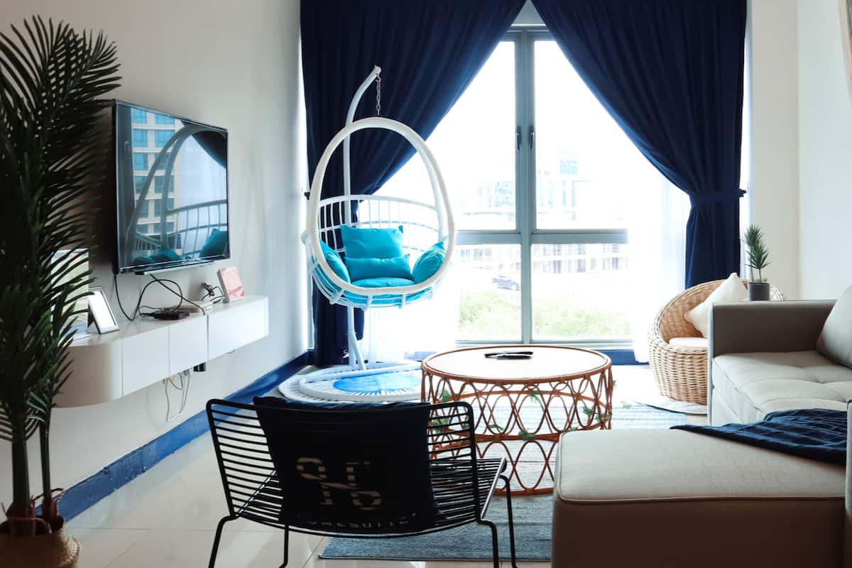 Comfort Apartment | Living area | LED TV, streaming services