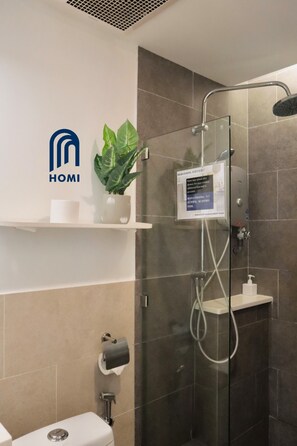 Standard Double Room JIA#308 | Bathroom - Homi Oasis 和逸绿洲 (Kota Kinabalu)