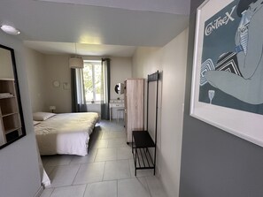 1 bedroom, iron/ironing board, travel cot, free WiFi