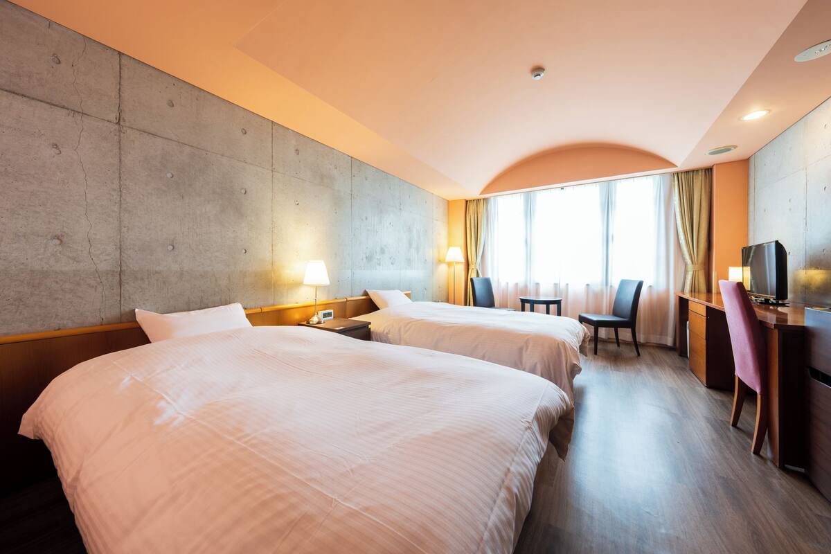 Quarto duplo standard | Wi-Fi de cortesia, roupa de cama