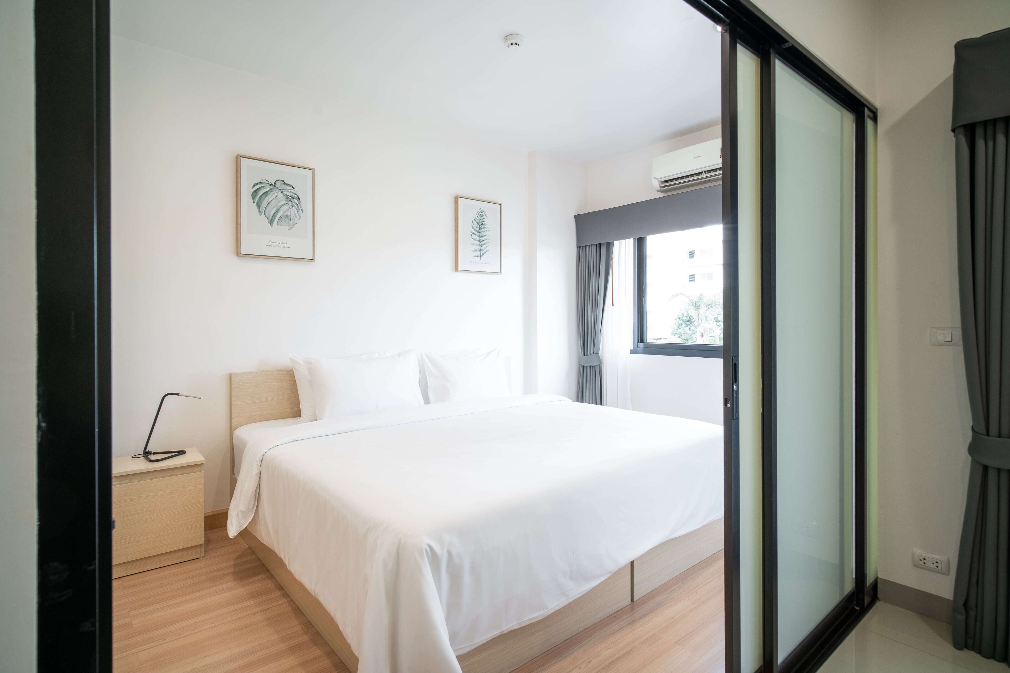 minibar, in-room safe, desk, soundproofing