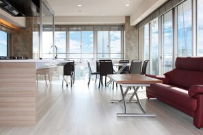 Flat-screen TV, Netflix, streaming services - Condominium BLANCHE (Hiroshima)