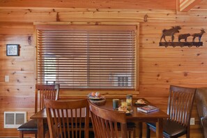 Chalet (3 Bedrooms) | Restaurantes