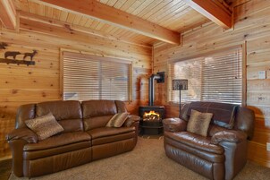 Chalet (3 Bedrooms) | Interior