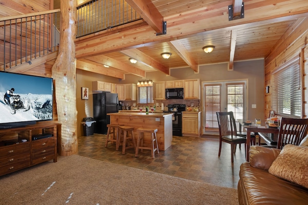 Chalet (3 Bedrooms) | Living area | Flat-screen TV, toys