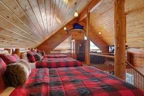 Chalet (3 Bedrooms) - Rimfire Refuge (Island Park)