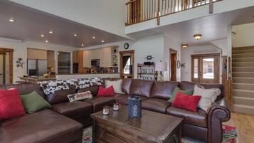 House (4 Bedrooms) | Living room | TV, DVD player, foosball, toys