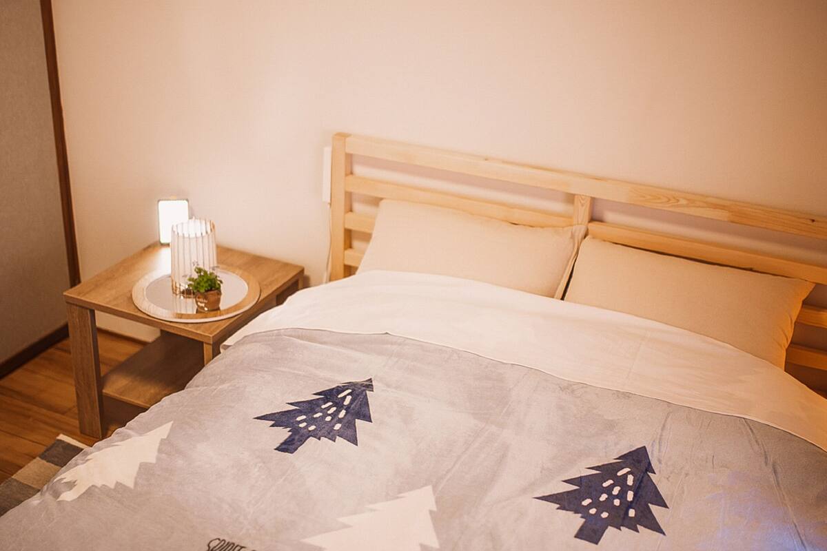 Single Room | Iron/ironing board, free WiFi, bed sheets