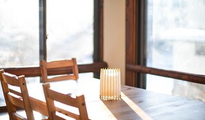 Daily continental breakfast for a fee - Konayuki (Myoko)