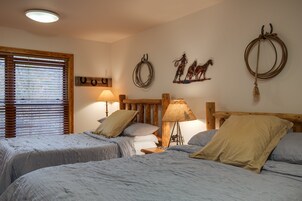 Apartment (1 Bedroom) | 1 bedroom, bed sheets