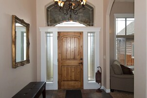 House (5 Bedrooms) | Living area | TV, fireplace