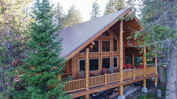 Front of property - Lumberjack Lodge (Island Park)