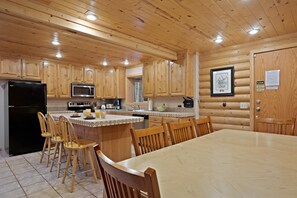 Villa (4 Bedrooms) | Dining - Lodgepole Lookout (Island Park)