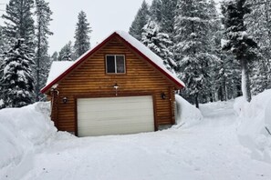 Front of property - Lodgepole Lookout (Island Park)