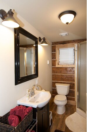 Villa (2 Bedrooms) | Badezimmer | Dusche, Haartrockner