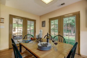 House (5 Bedrooms) | Dining - Pecan Point (Hurricane)