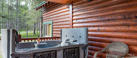 Tina de hidromasaje al aire libre