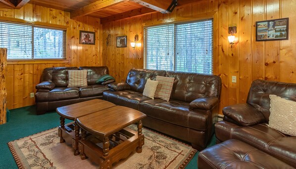 Villa (3 Bedrooms) | Living area - Restoration Pines (Island Park)