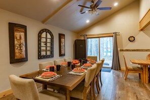 Villa (Multiple Bedrooms) | Dining room