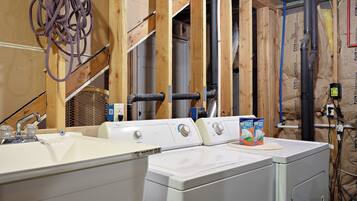 Villa (4 Bedrooms) | Laundry