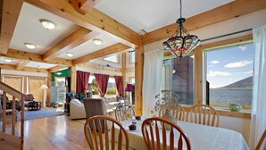 Vila (4 Bedrooms) | Tempat makan