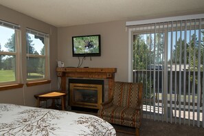 Villa (3 Bedrooms) | 3 bedrooms, laptop workspace, iron/ironing board, free WiFi - Quickdraw (Island Park)