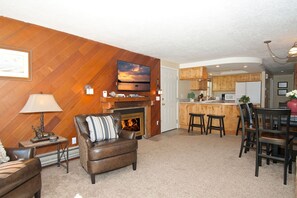 Villa (3 Bedrooms) | Living area