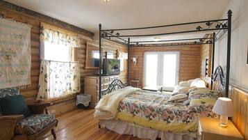 Villa (4 Bedrooms) | 4 Schlafzimmer, laptopgeeigneter Arbeitsplatz, Bügeleisen/Bügelbrett