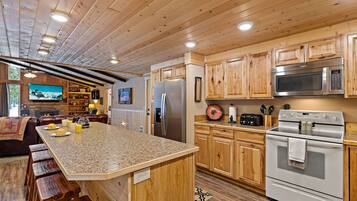 Villa (3 Bedrooms) | Private kitchen | Full-sized fridge, microwave, oven, stovetop