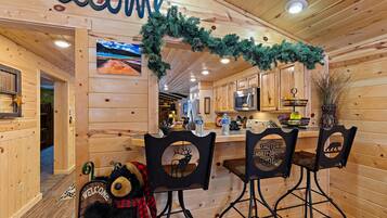 Villa (3 Bedrooms) | Dining