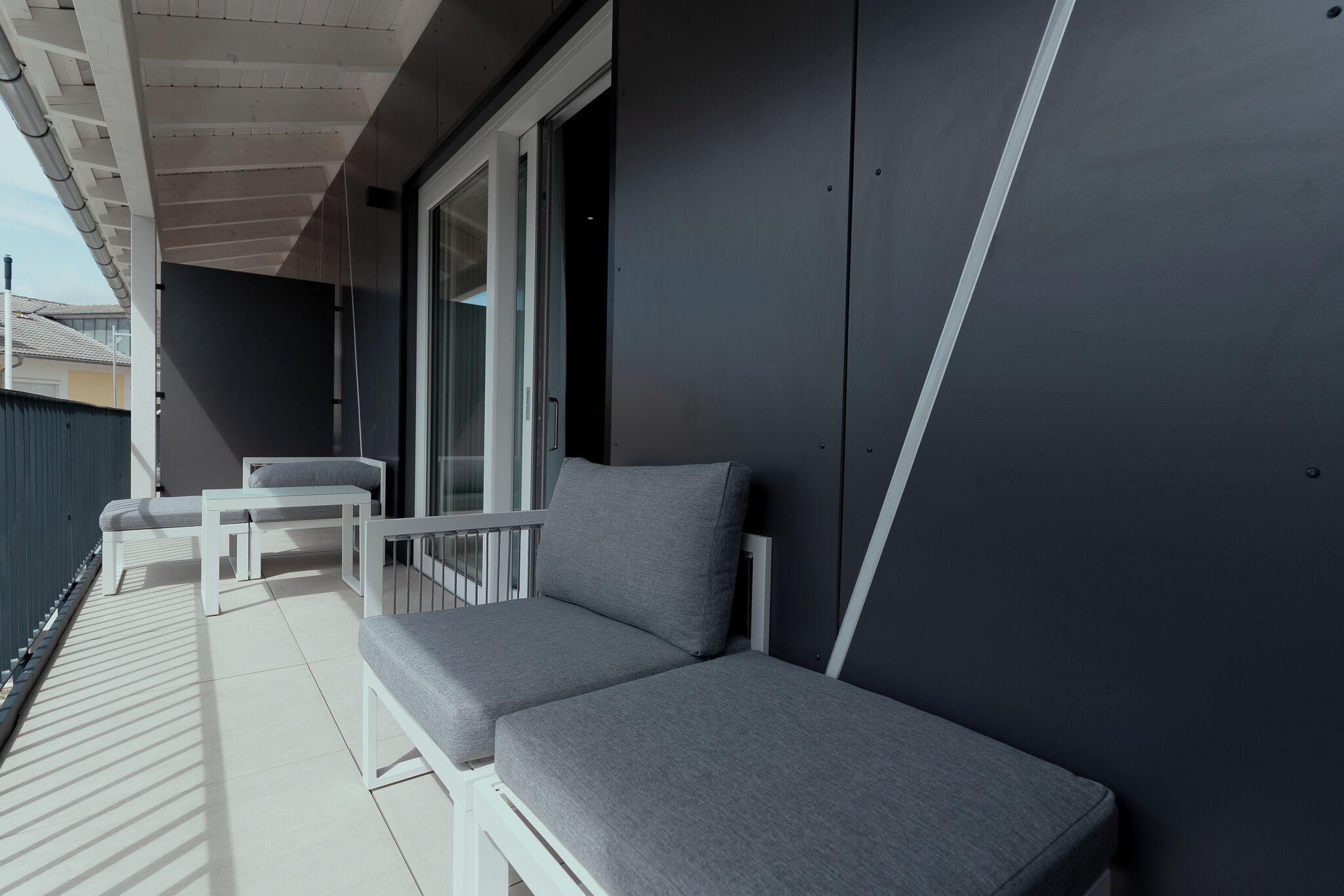 junior suite, jetted tub | balcony