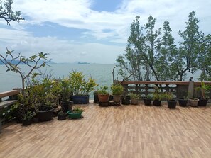 Hiên
