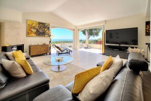 Smart TV, fireplace, video games, table football