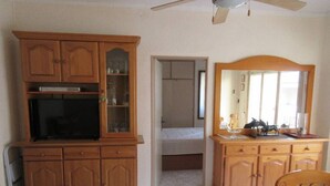 2 habitaciones, tabla de planchar con plancha, internet y ropa de cama 