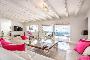 Televisie en een dvd-speler