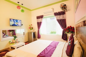 Deluxe Single Room | Individually furnished, soundproofing, iron/ironing board, free WiFi