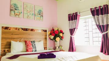 Deluxe Single Room | Individually furnished, soundproofing, iron/ironing board, free WiFi