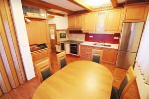 House | Private kitchen | Full-size fridge, oven, stovetop, coffee/tea maker