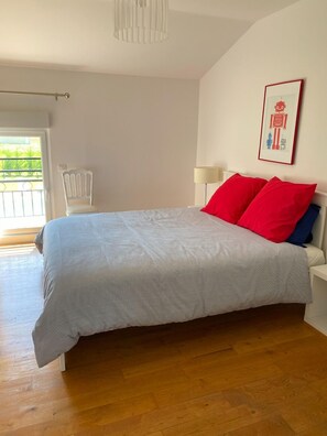 7 bedrooms, iron/ironing board, free WiFi, bed sheets