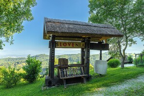 Front of property - Vineyard cottage Škatlar 2 (Novo Mesto)