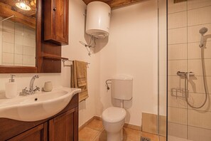 Cottage, 1 Bedroom | Bathroom - Vineyard cottage Škatlar 2 (Novo Mesto)
