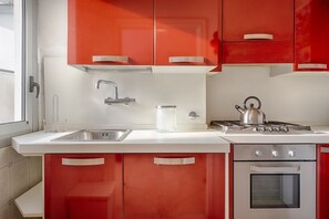 Microwave, oven, toaster - GuestHost - Knock Knock 10 min from Maria Vittoria Hospital Flat (Torino)