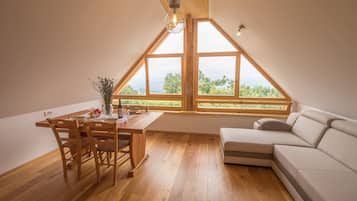 House, 1 Bedroom | Living area