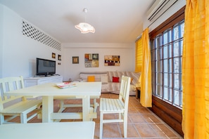 Flat-screen TV - Casa Mariella (Olbia)